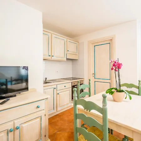 Isa-residence In Orosei, 4 Beds With Air Conditioning Orosei