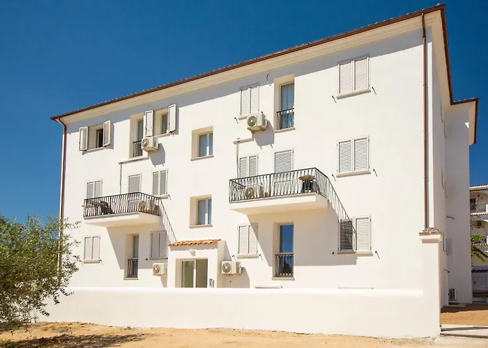 Isa-residence In Orosei, 4 Beds With Air Conditioning Hotel apartamentowy Orosei