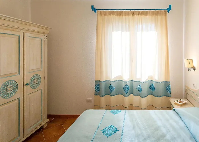 Isa-residence In Orosei, 4 Beds With Air Conditioning Orosei